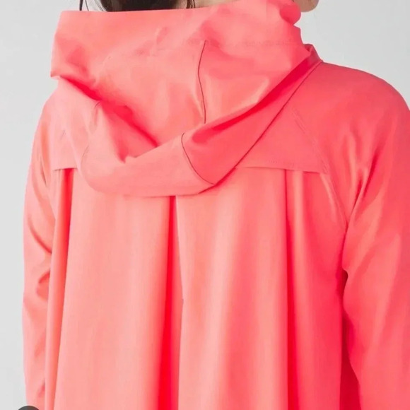 Lululemon | Sun ☀️ Showers Jacket - Picture 2 of 16